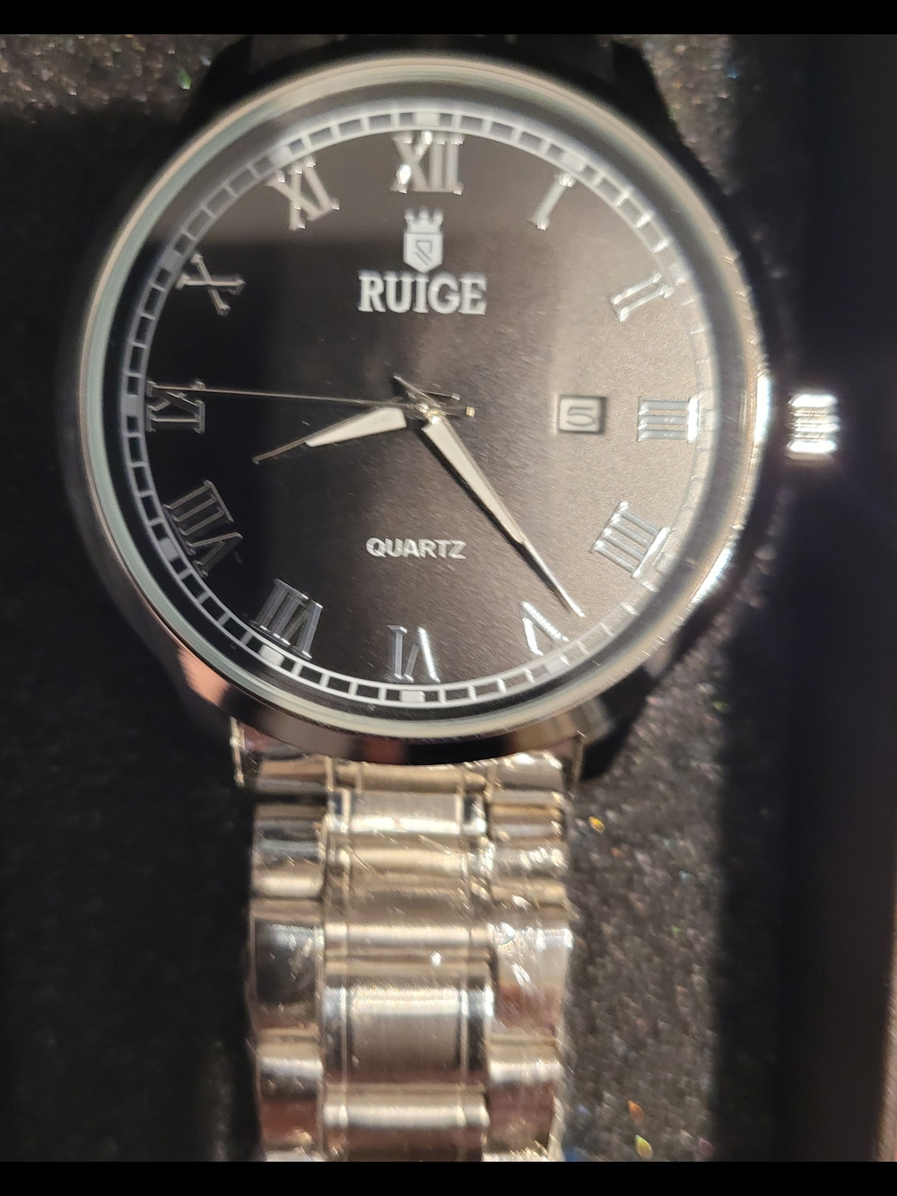 RUIGE Men's Silver Stainless Steel Quartz Watch with Black Dial